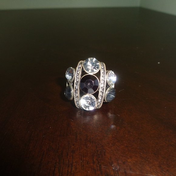 Big ring with faux crystals- costume jewelry - Picture 2 of 12